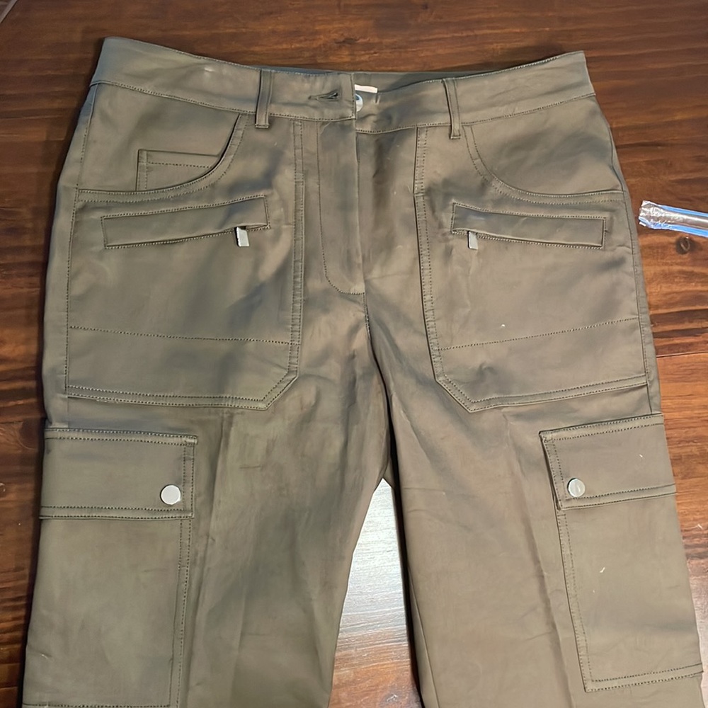 Micheal Kors cargo pants army green NWOT size 6
